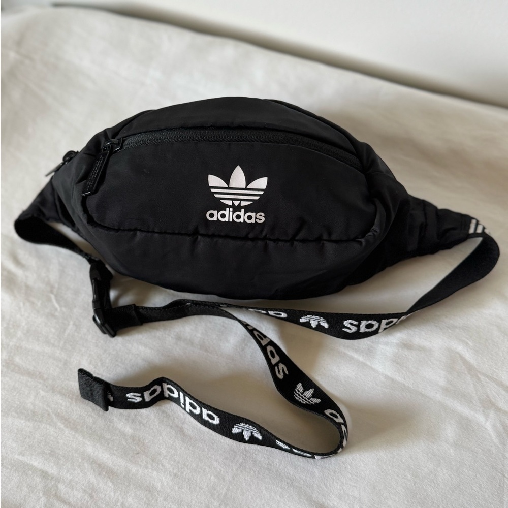 Adidas Black Belt Bag with Adjustable Strap and Sporty Design Unisex Men Women